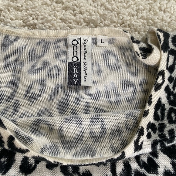 Leopard print 3/4 length sweater, size Large - Picture 4 of 5